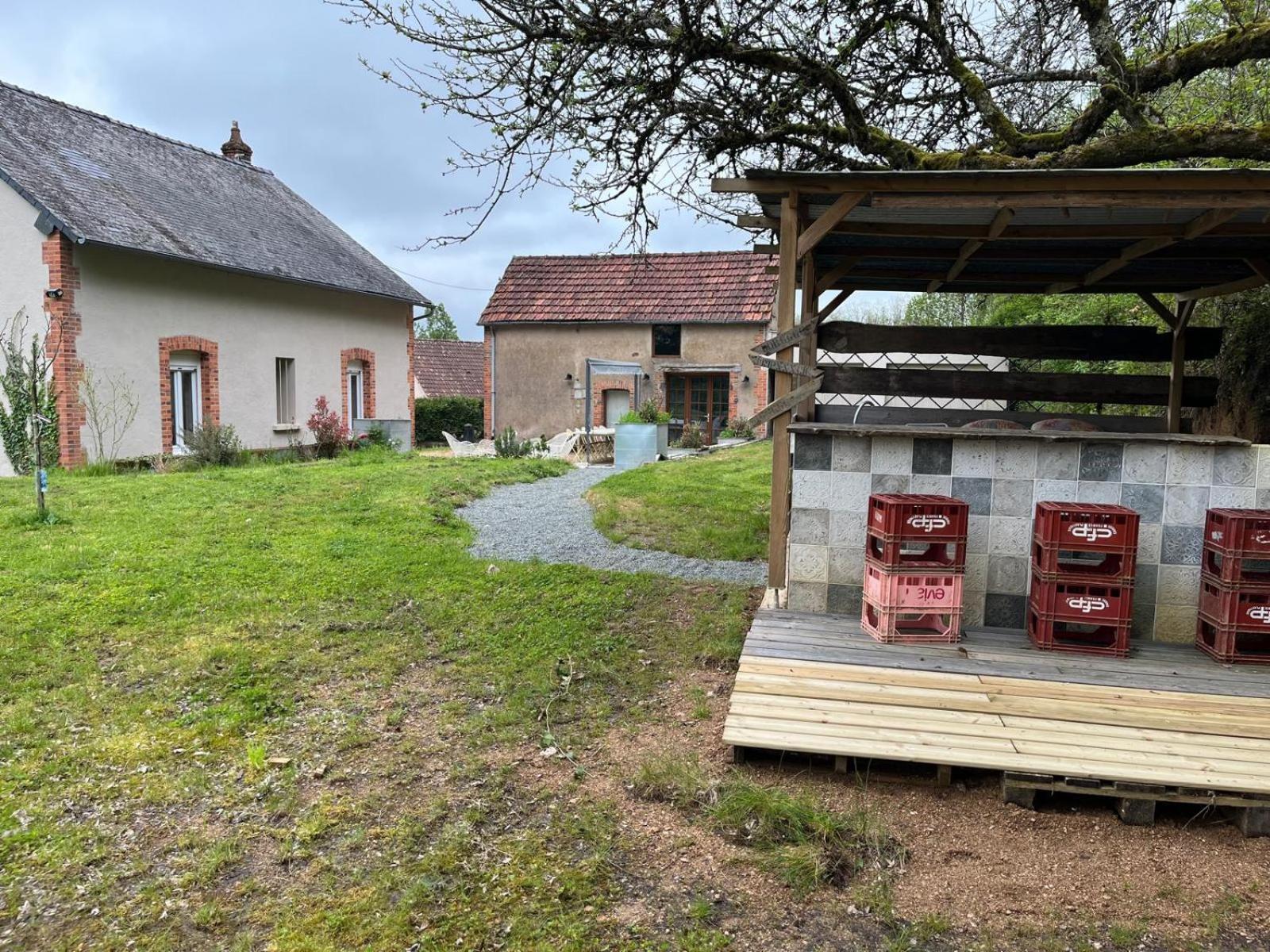 Domaine Du Pavillon Gite 15 Personnes Issy-l'Eveque Экстерьер фото