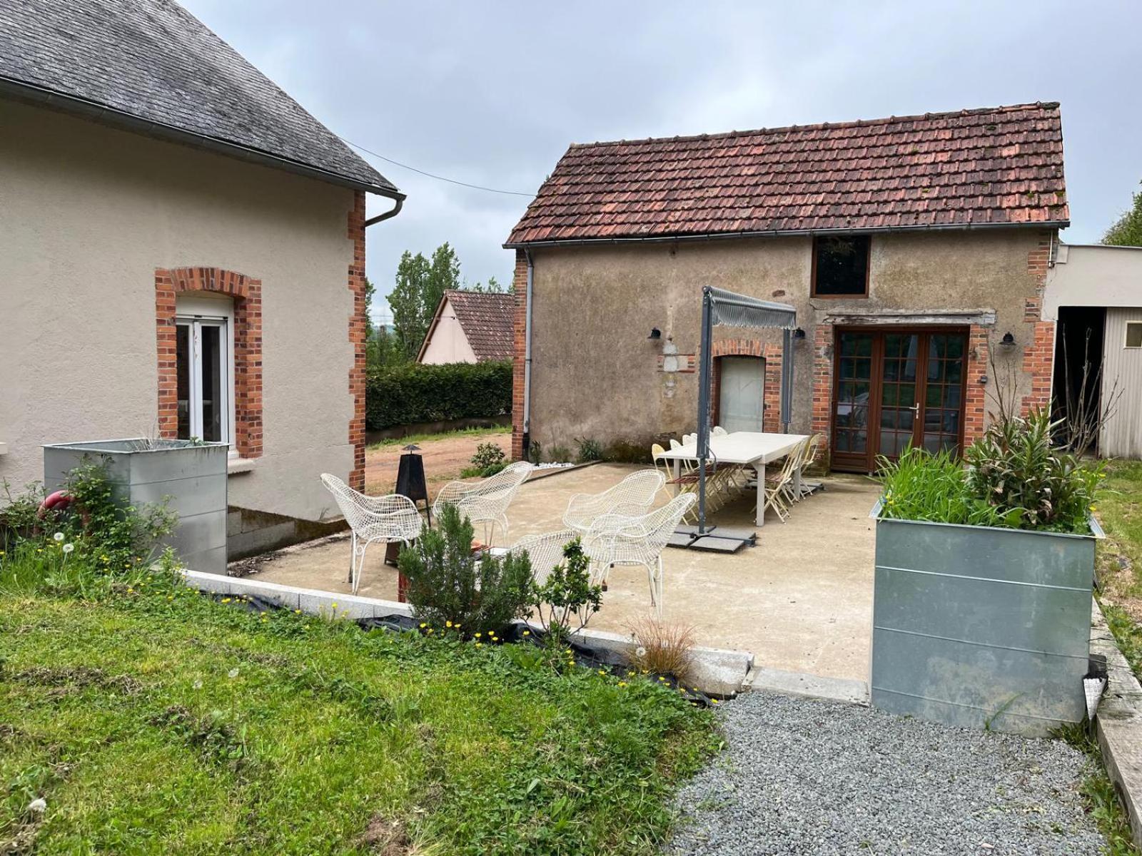 Domaine Du Pavillon Gite 15 Personnes Issy-l'Eveque Экстерьер фото